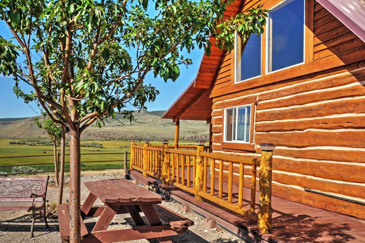 Remote Antimony Log Cabin With Green Meadow Views! Villa Luaran gambar